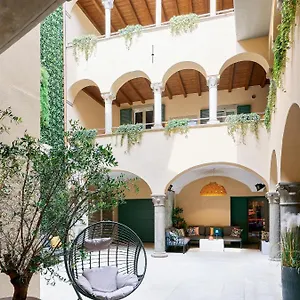 Apartment Rego - Boutique With Some Off-site In A Charming Historic District Close To Upper Town, Bergamo